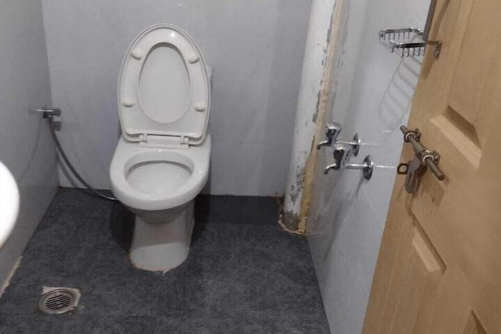 Room 18 of 22