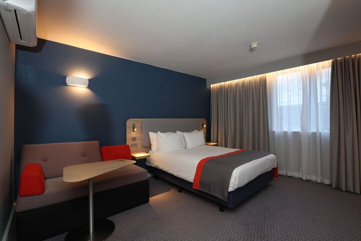 Room 5 of 22