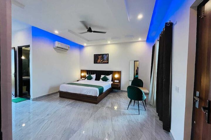 Room 20 of 47