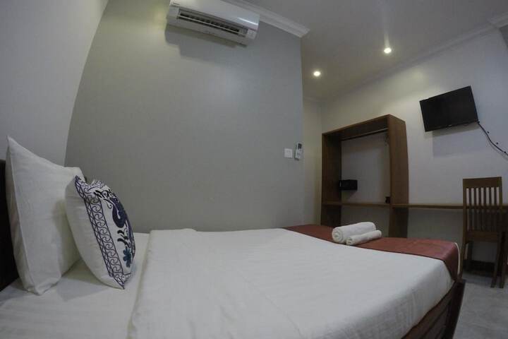 Room 25 of 40