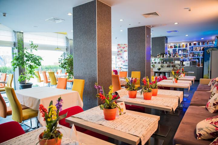 Breakfast area