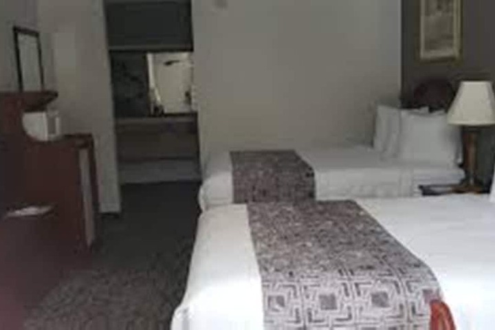 2 Double Beds (4 of 12)