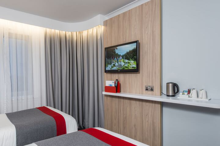 Room 12 of 45