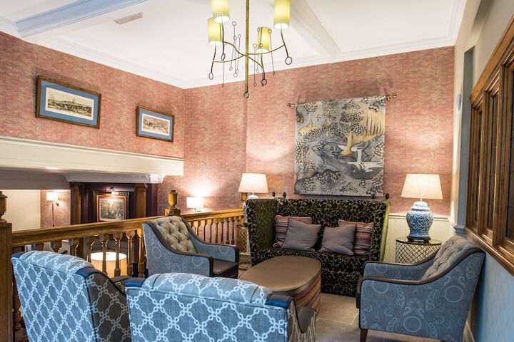 Entrance & Lobby