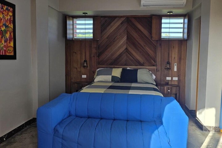 Room 10 of 29