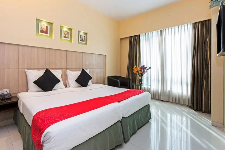 Room 2 of 12