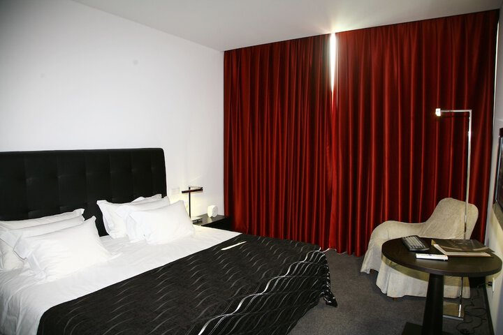 Room 8 of 53