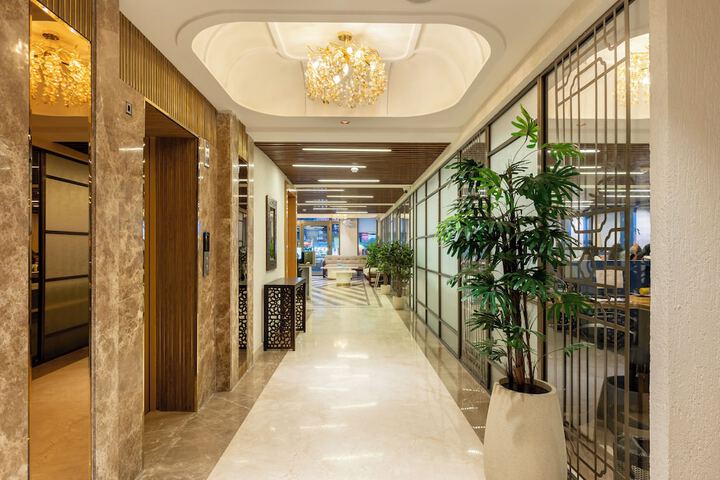 Hotel Interior 4 of 80