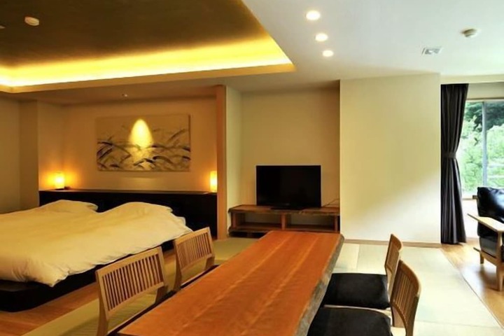 Room 21 of 43
