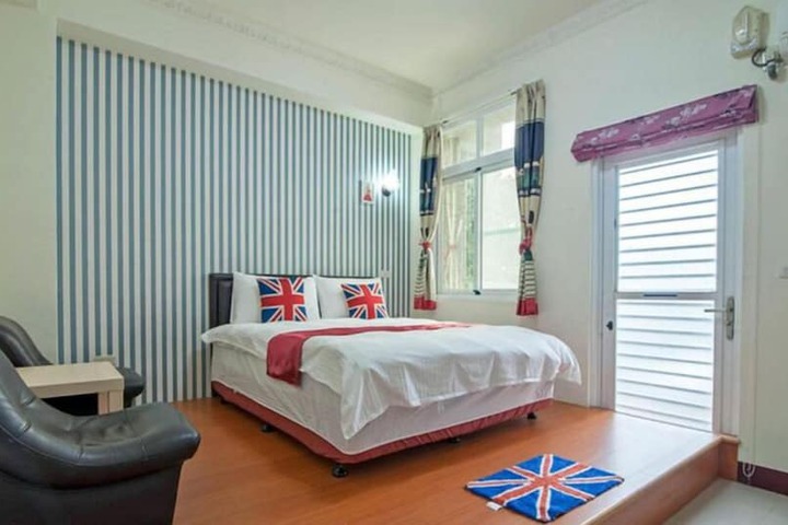 Room 3 of 6
