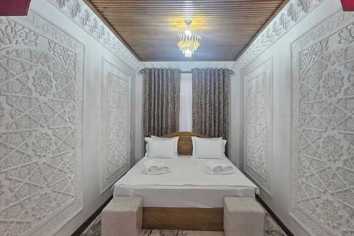 Room 27 of 44