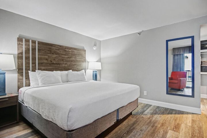 Room 19 of 164
