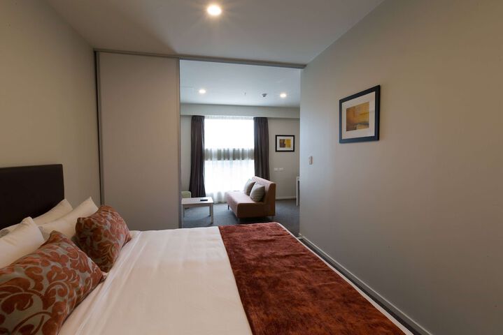 Room 13 of 34