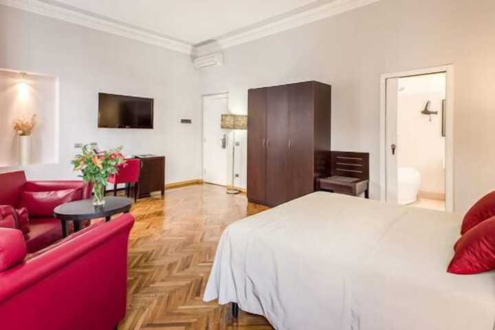 Room 7 of 19
