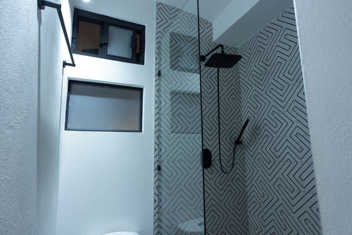 Room 52 of 67