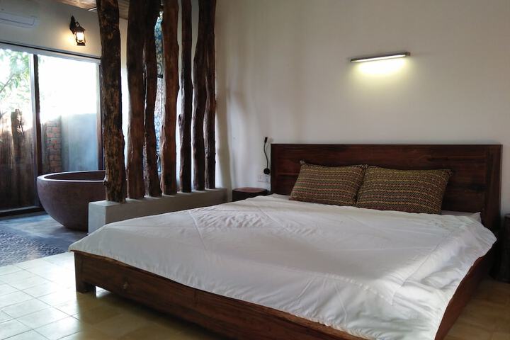 Room 5 of 52