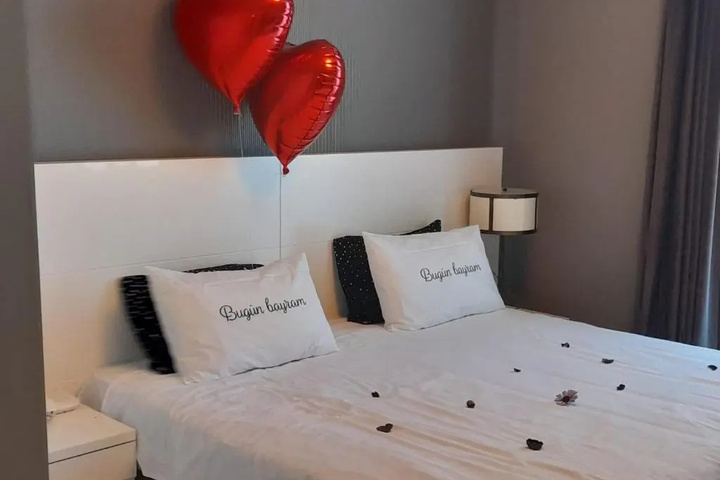 Room 4 of 10