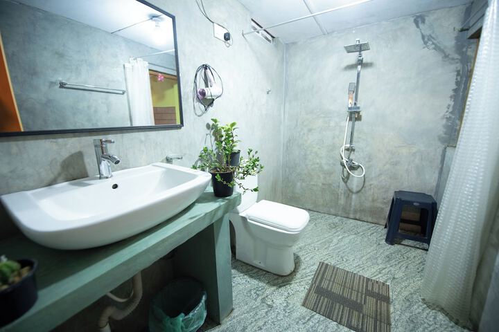 Room 32 of 50