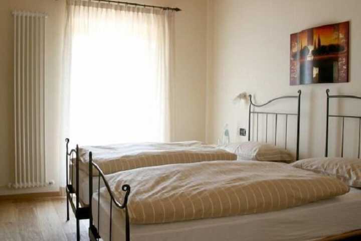 Room 7 of 17