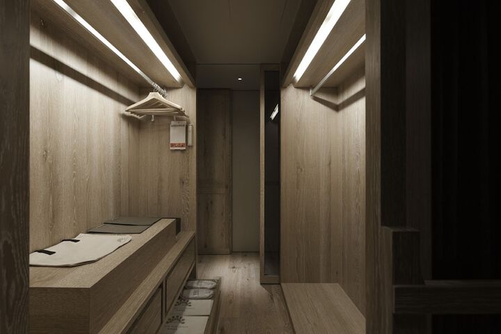 Room 15 of 44