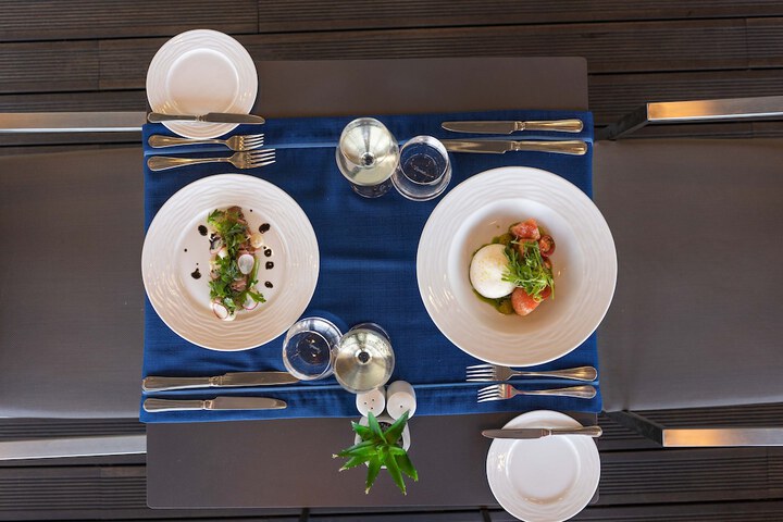 Dining 36 of 63