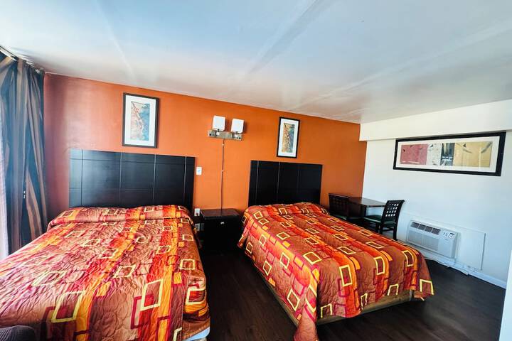 2 Queen Beds and Sofa (19 of 19)