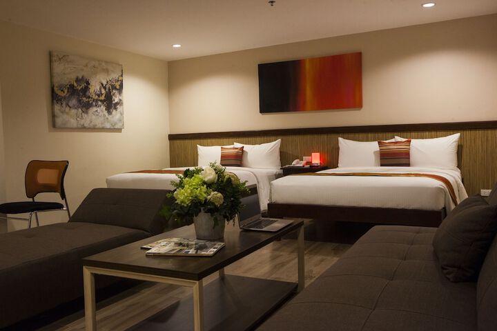 Room 10 of 40