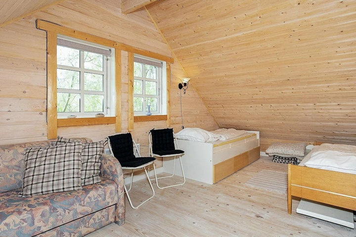 Room 4 of 21