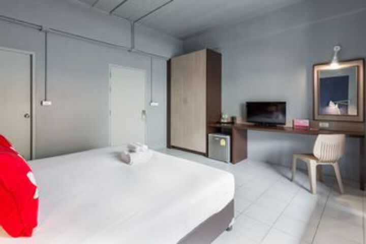 Room 6 of 22