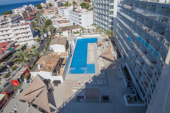 Pools & Facilities
