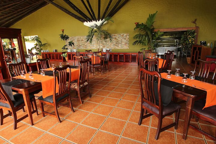 Dining 79 of 147
