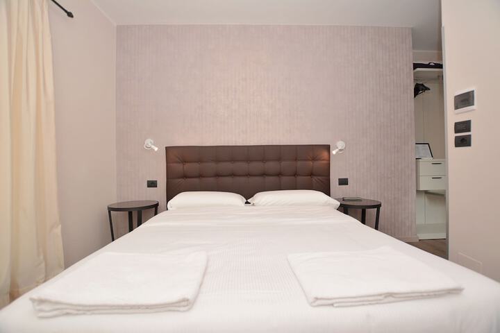 Room 10 of 66