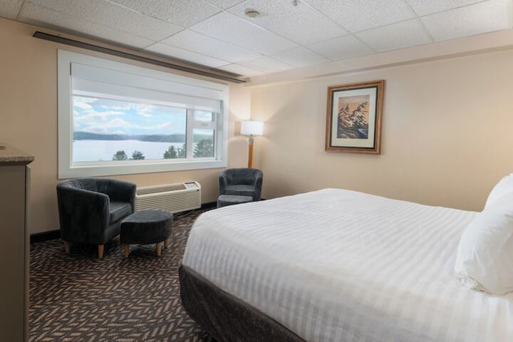Room 28 of 65