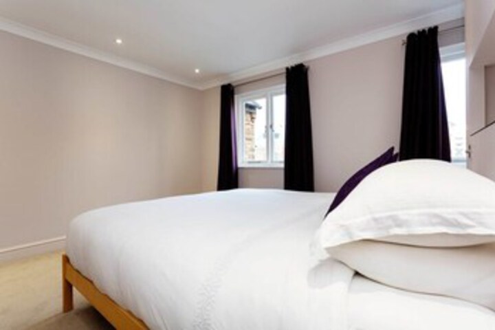 Room 16 of 18