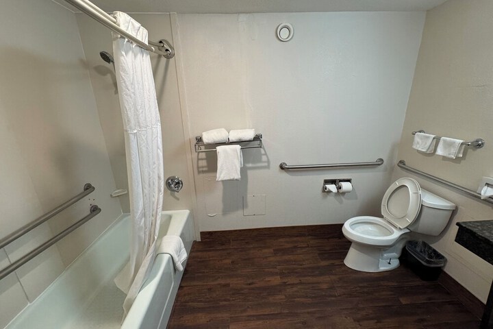 Room 15 of 22