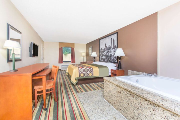 1 King Bed (2 of 15)