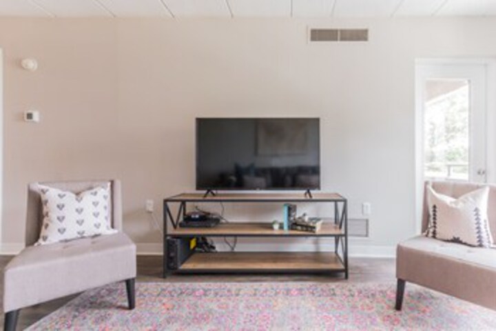 Room 33 of 307