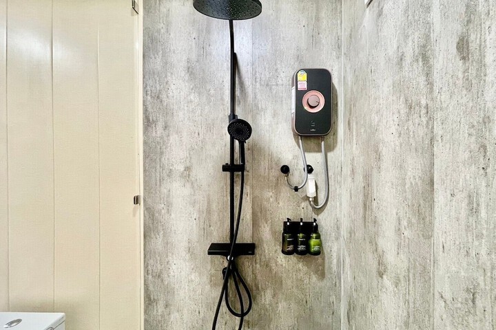 Room 11 of 22