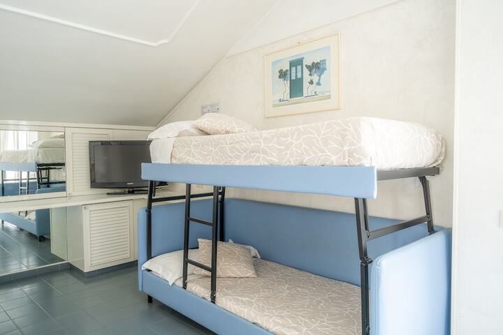 Room 30 of 172