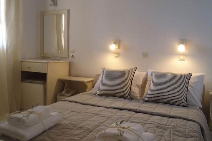 Room 3 of 16