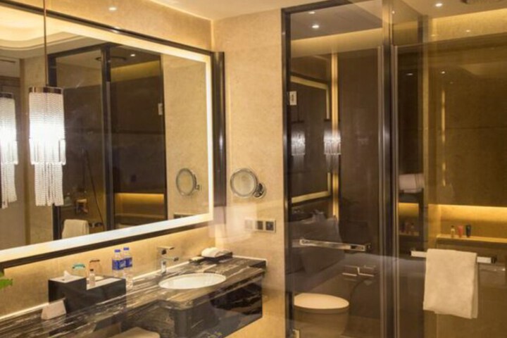Room 20 of 42