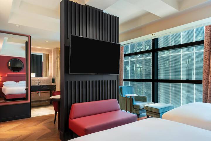 Room 46 of 147