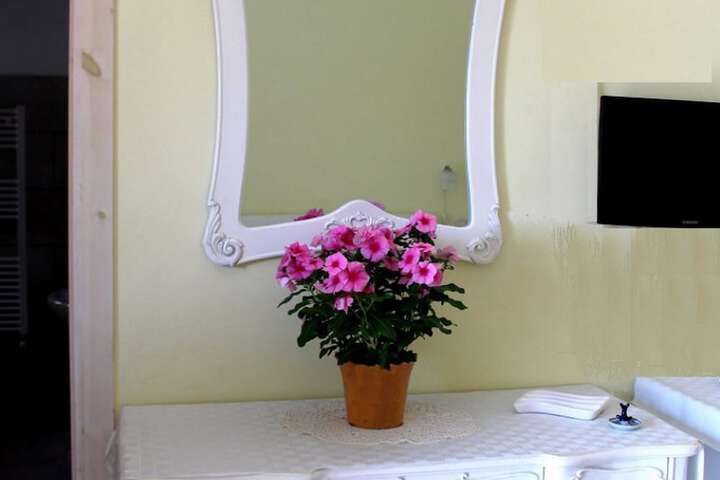 Room 15 of 37