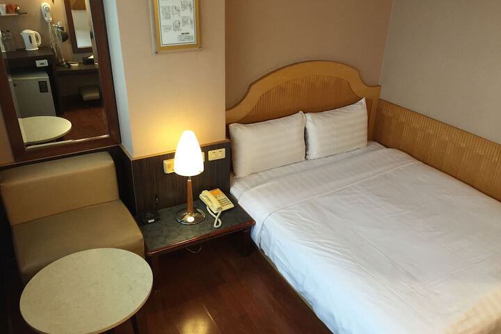 Room 14 of 41