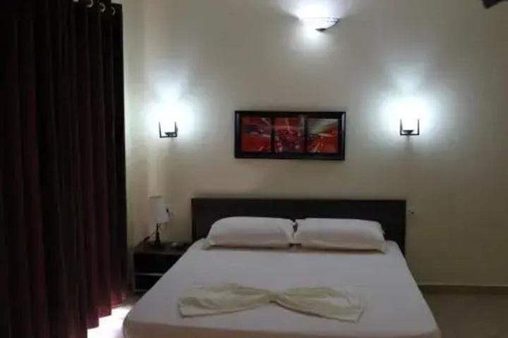 Room 3 of 12