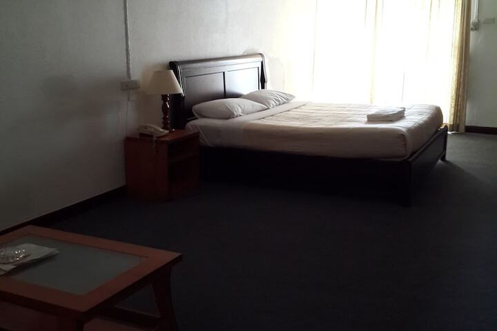 Room 53 of 90