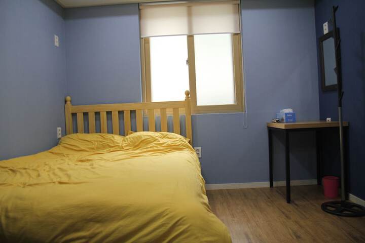 Room 16 of 48