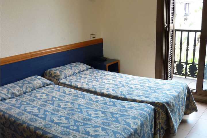 Room 8 of 37
