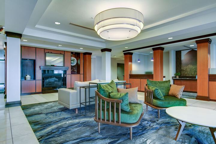 Lobby lounge