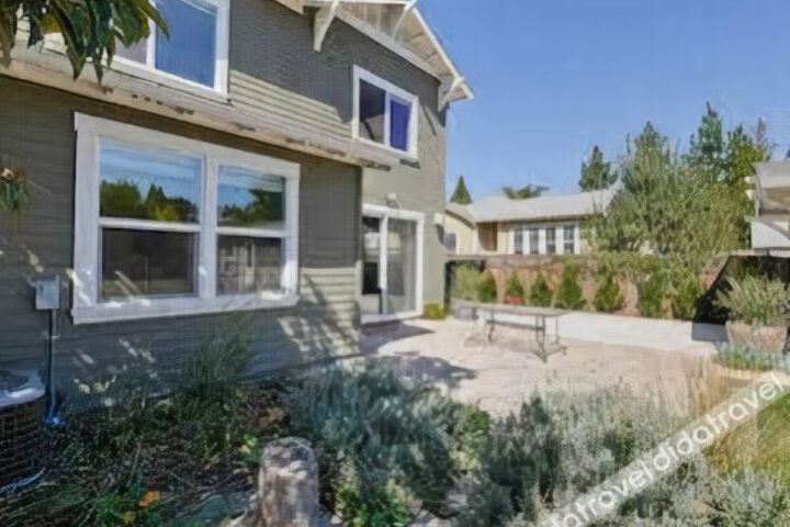 Photo of ELF Homes 4 Bedroom House Palo Alto Ave